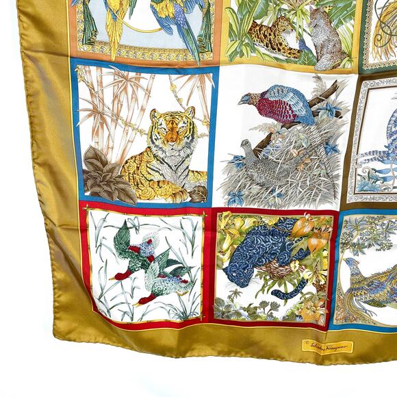 Salvatore Ferragamo Scarf Silk Yellow Animal Motif Print Sz 35 x‎ 35 Women's - Picture 4 of 7
